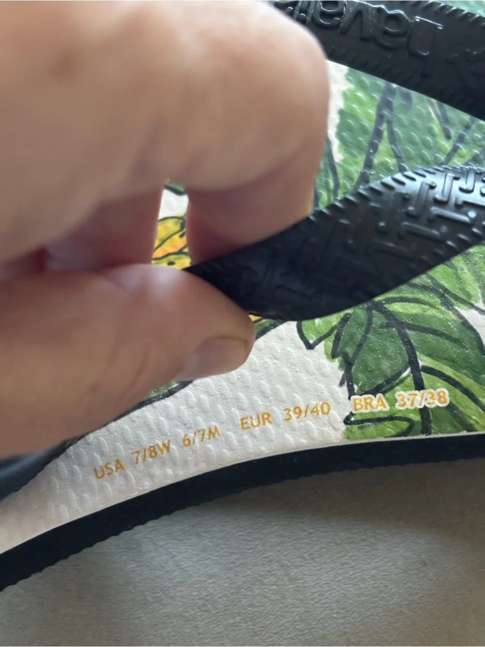 FARM Rio x Havaianas New Tropical Flip Flops Palm Tree Cream Black Womens 7/8